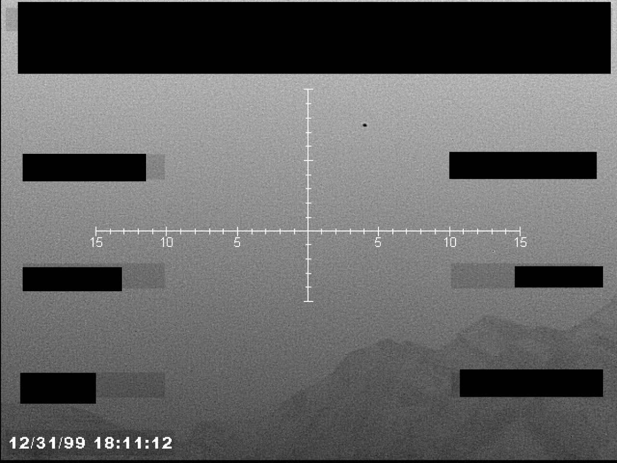 FLIR, 31/12/1999 18:11:12.  Último fotograma con escala de retícula completa (-15 a +15)